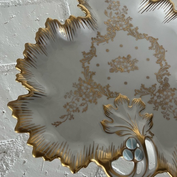 MCM Vintage White RPM Gold Glit Scroll Trimmed Leaf Dish Painted Blue Victorian - Picture 3 of 11